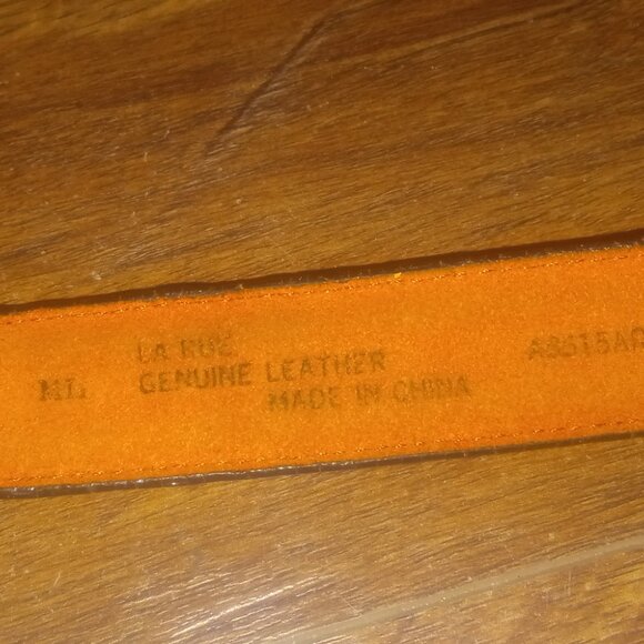 La Rue - Vintage Alligator Embossed Leather Belt - Fits Waist 30" - 34" - Picture 4 of 4